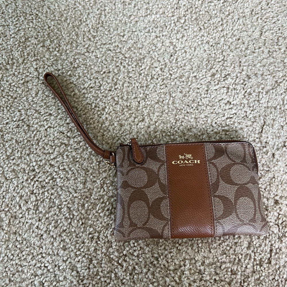 Small Coach Wristlet Leather Bag